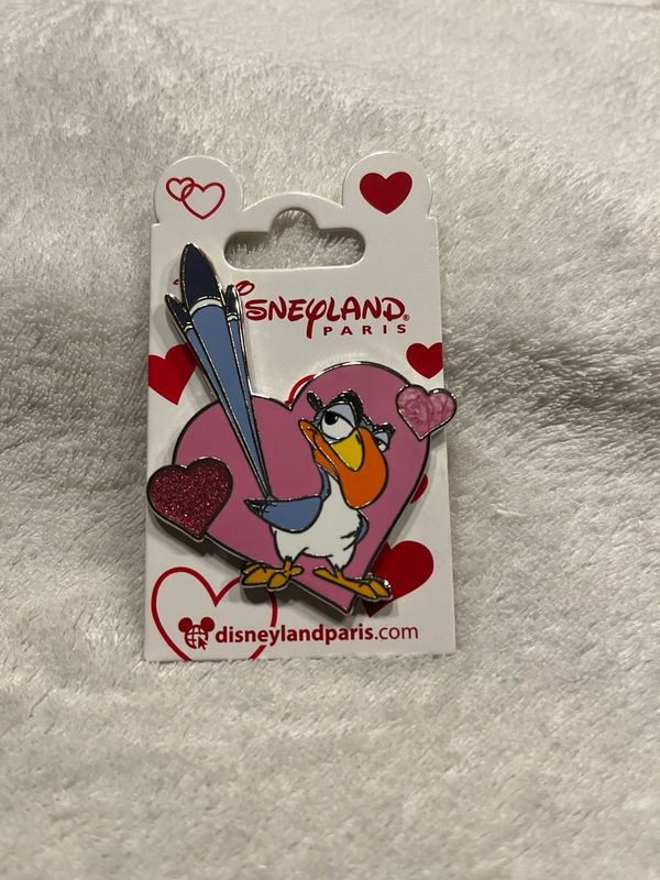 Pin Zazu