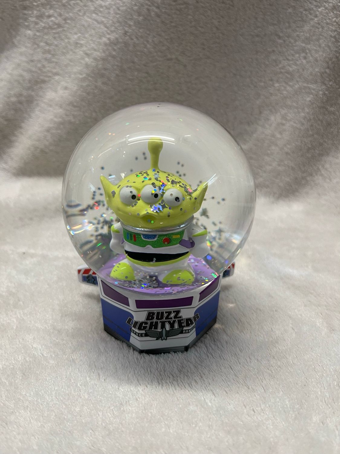 Snowglobe Alien