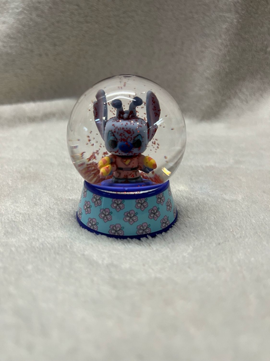Mini snowglobe Stitch