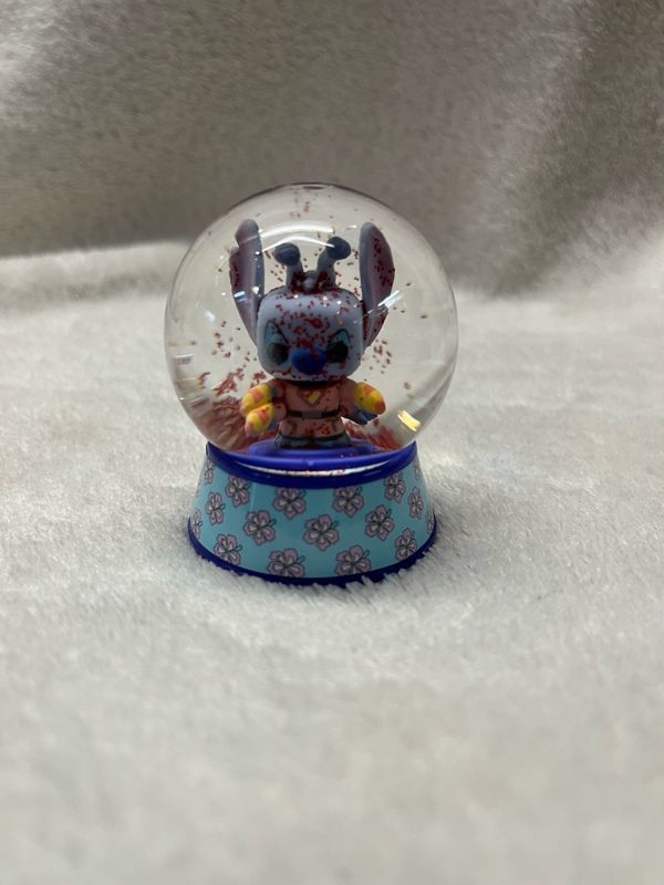 Mini snowglobe Stitch