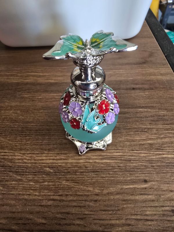 Perfume bottle