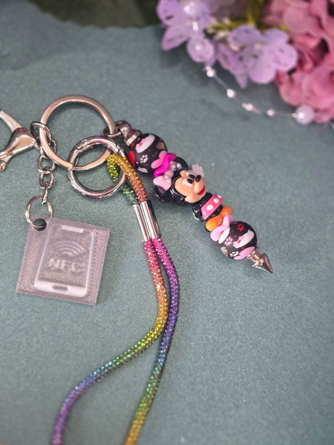 Minnie keychain with NFC