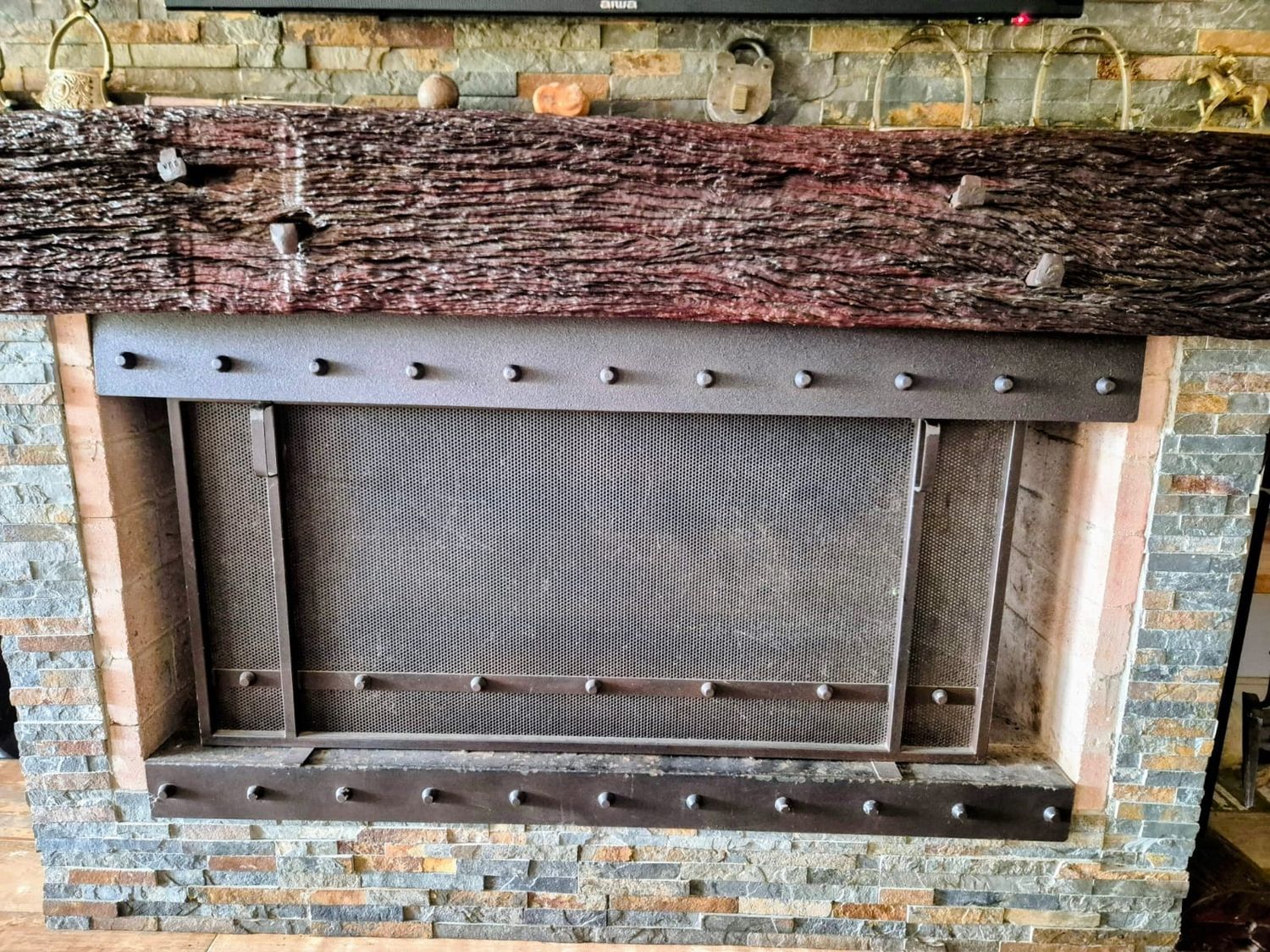 Dintel Remaches 102 x 24 Negro Humo