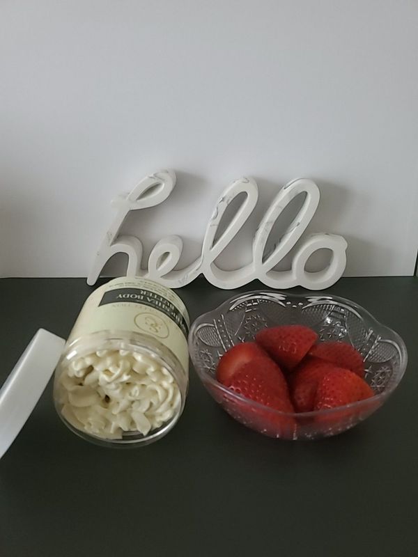 Body butter strawberry scent