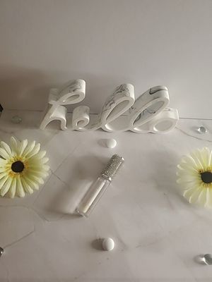 Honey suckling lipgloss