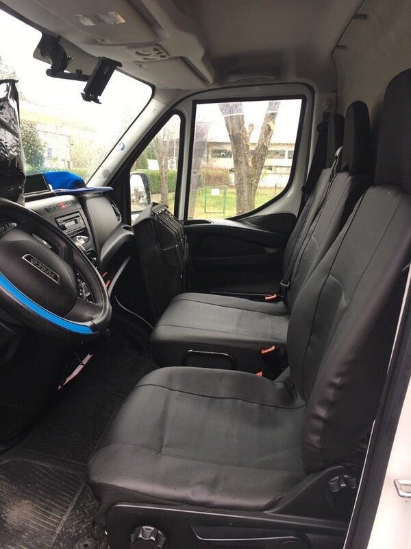​2+1 Huse Scaune pentru IVECO DAILY 2016+ Microbuze Negru Piele