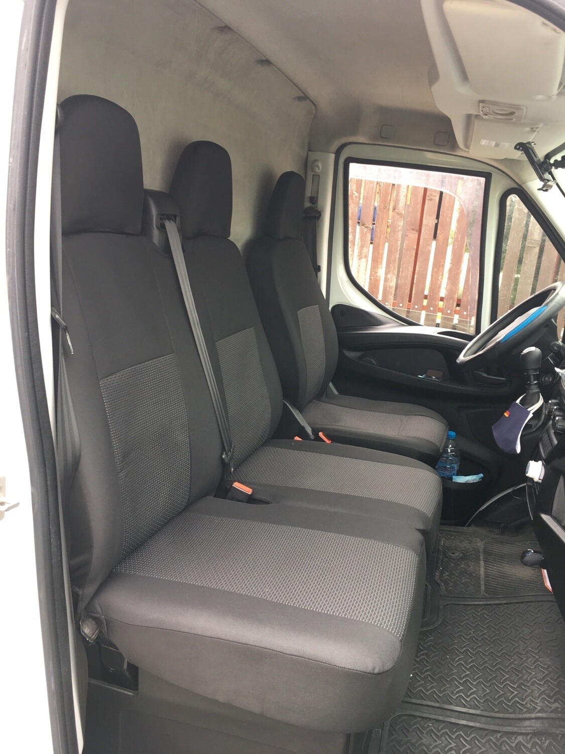 ​2+1 Huse Scaune pentru IVECO DAILY 2016+ Microbuze Negru Textile