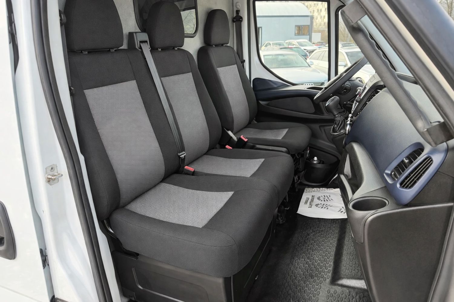 ​2+1 Huse Scaune pentru IVECO DAILY 2018+ Microbuze Negru Gri Textile