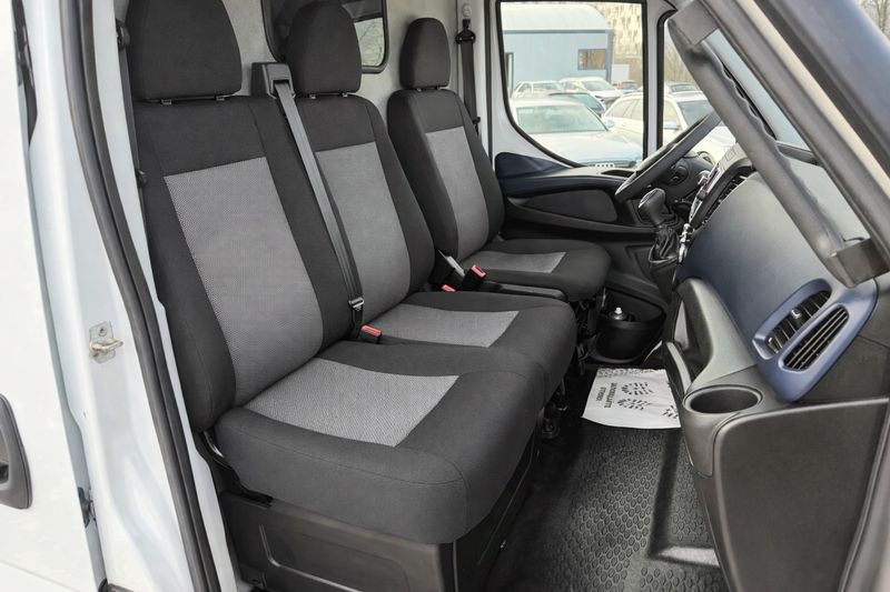 ​2+1 Huse Scaune pentru IVECO DAILY 2018+ Microbuze Negru Gri Textile