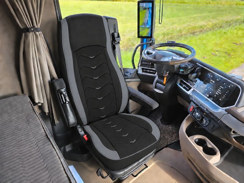 LUX Huse Scaune pentru DAF XG 2021+  Negru Gri Camion PU Piele Alcantara