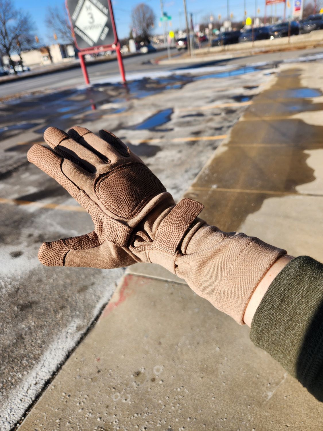 USMC FROG Flame and Cut Resistant Combat Gloves, Desert Tan, Unissued