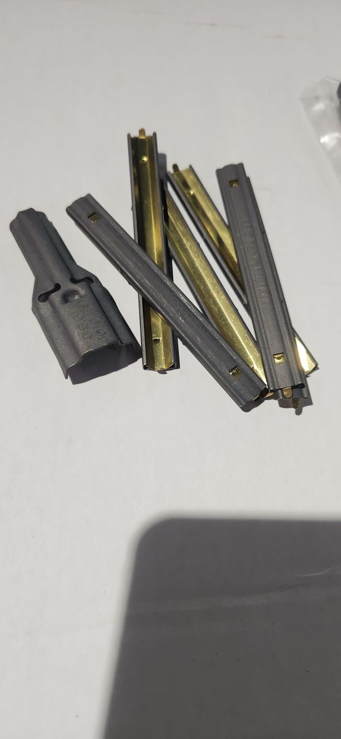 Stripper clips with loader
