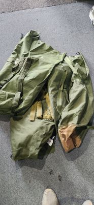 US GI 2 STRAP GREEN DUFFLE USED