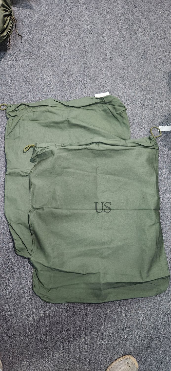 US GI LAUNDRY/BARRACKS BAG NEW GREEN