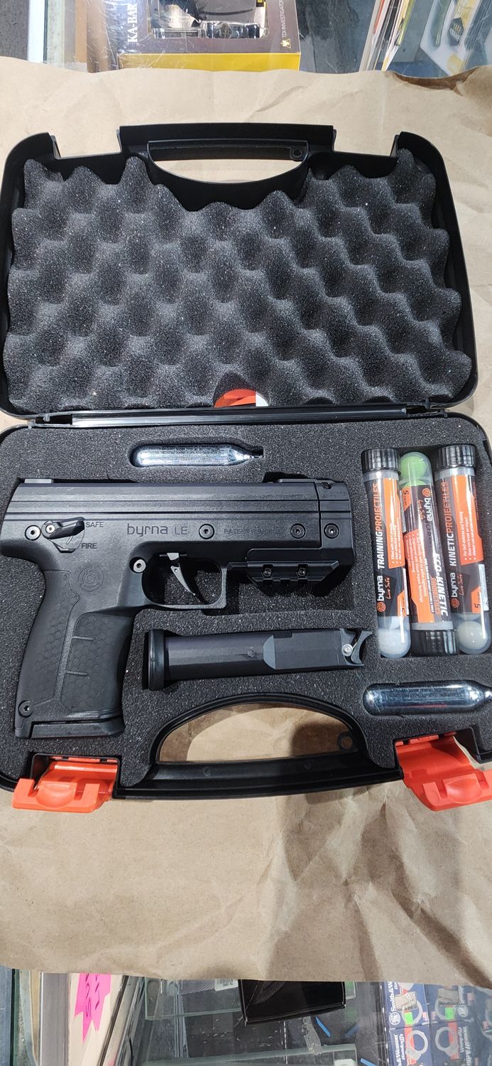 Byrna White Optic LE Universal Kit BLACK