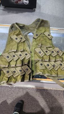 M79 GRENADE VEST 80S