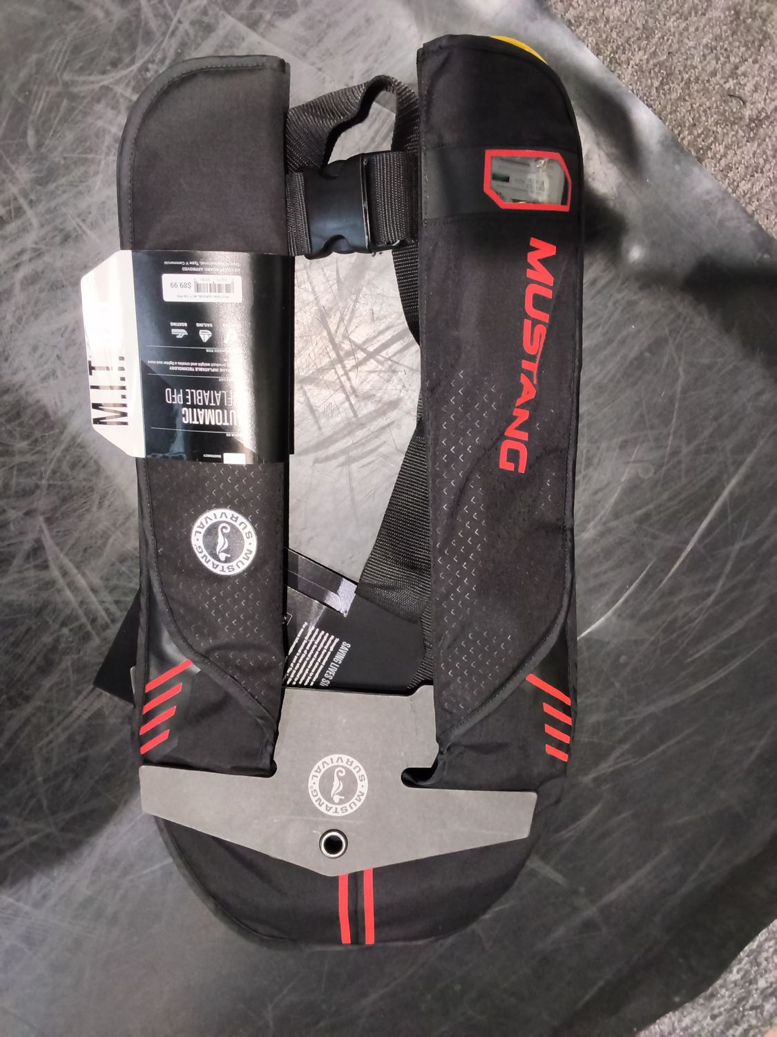 MUSTANG SURVIVAL M.I.T. 100 PFD