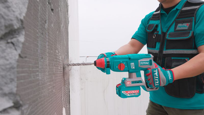 TOTAL Brushless Rotary Hammer Kit 42V - TRHLI422682