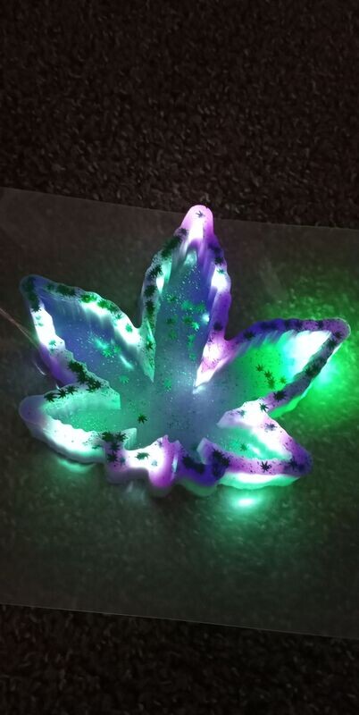 custom bud leaf ashtray
