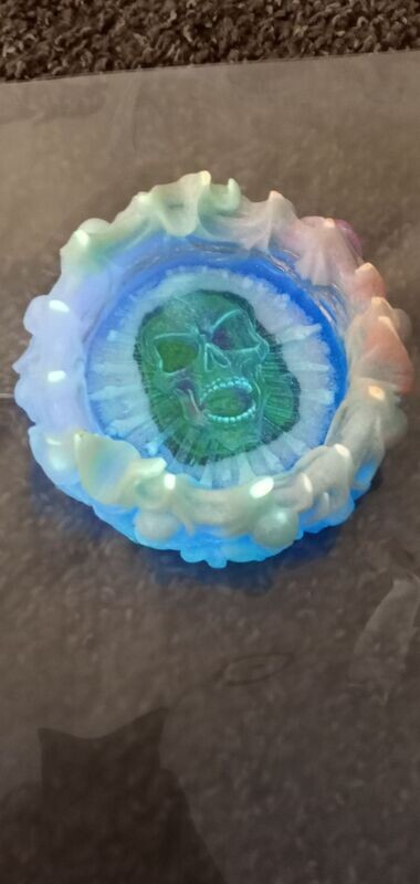 skull ashtray