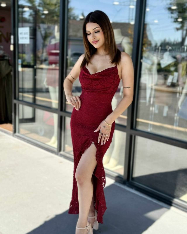 Elegant in lace midi dress