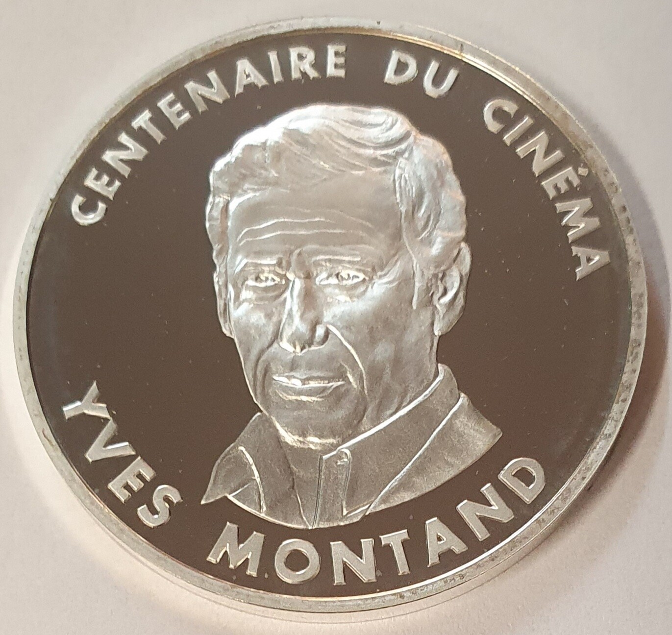 YVES MONTAND