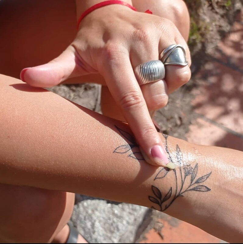 Bálsamo cicatrizante de tatuajes