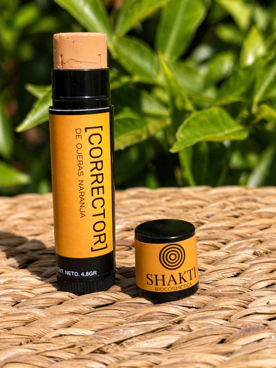 Corrector de ojeras Naranja