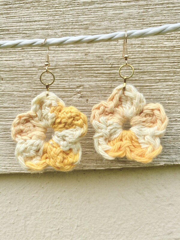 Crochet flower earrings