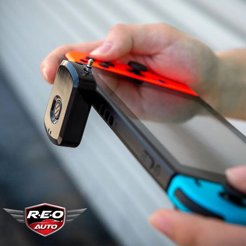 SCOSCHE FlyTunes™
Wireless Audio Transmitter