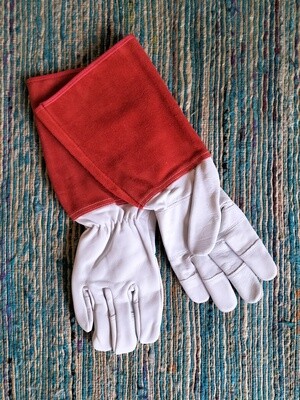 Goatskin gauntlet gloves