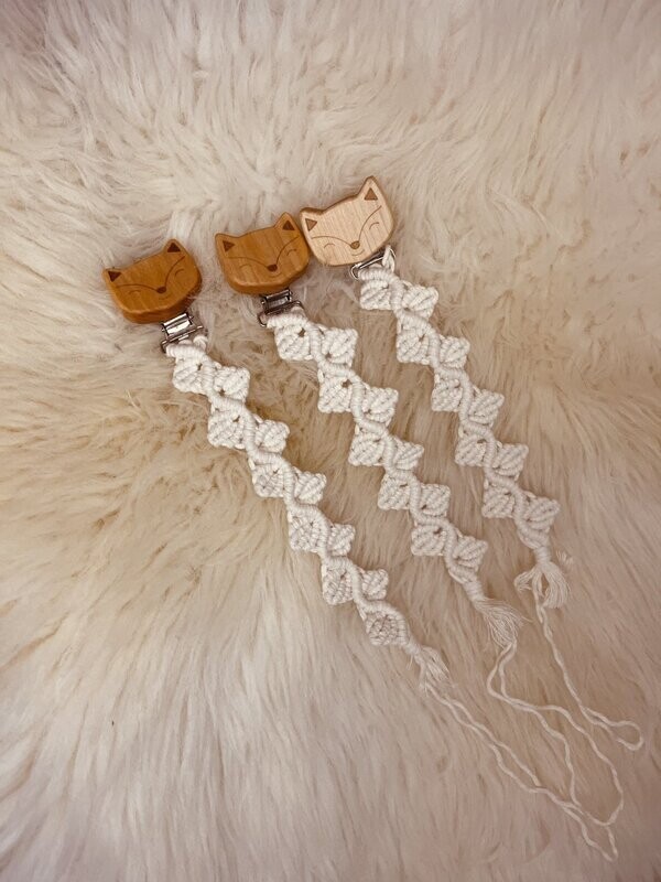 Makramee Schnullerkette "Fox"