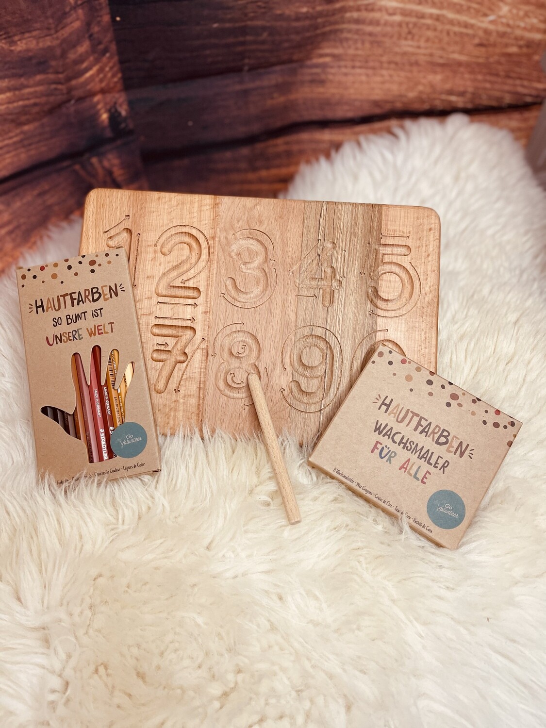 Vorschul-Set, Zahlen-Tafel mit Holzstift, Wachs-und Buntstifte Hautfarbe