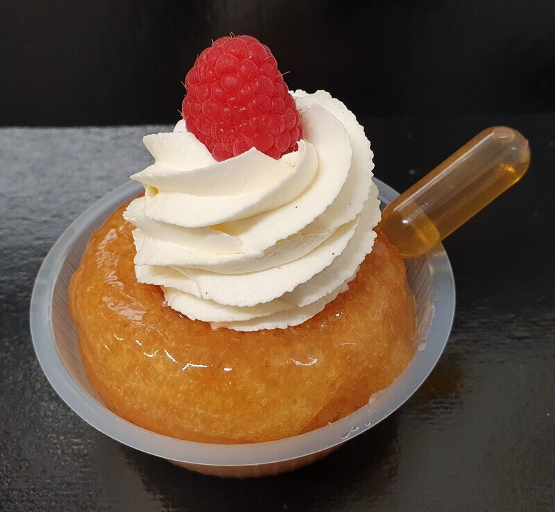 BABA  SAVARIN AU RHUM INDIVIDUEL