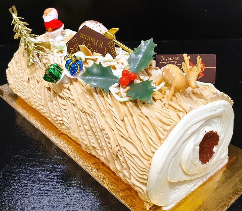 BUCHE  CREME AU BEURRE  ROULEE 6 PERSONNES