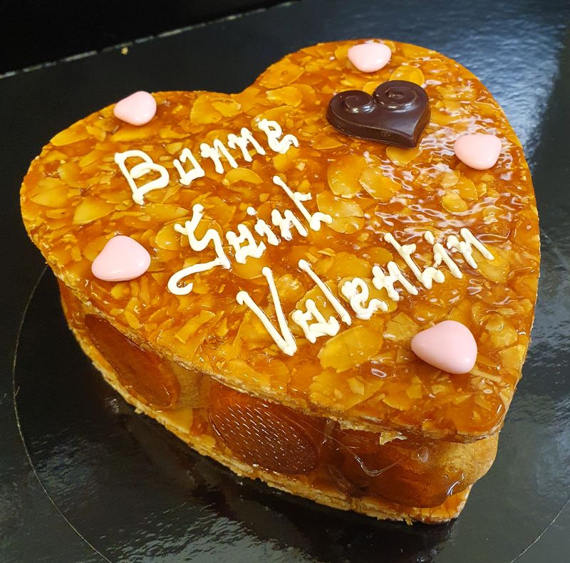 CROQUEMBOUCHE COEUR VANILLE 2/3 PERS