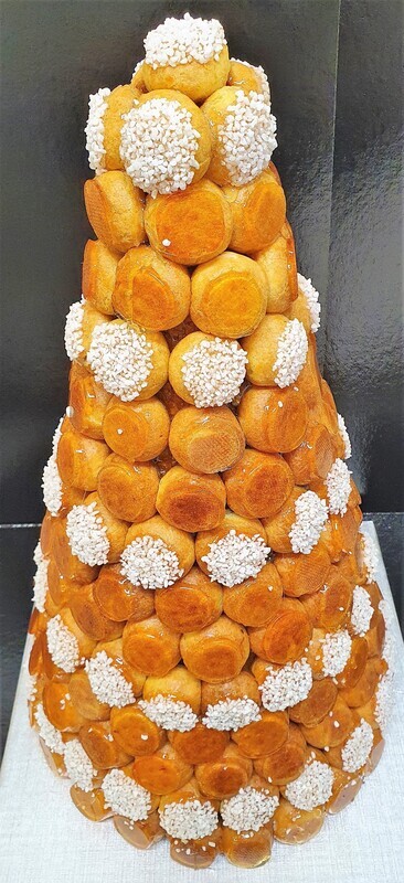 Pièce Montée en Cône Minimum 60 choux maximum 120 choux Pièce Montée en Cône Minimum 60 choux maximum 120 choux