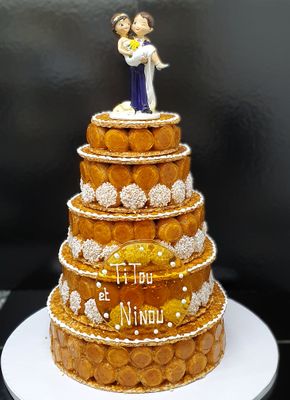 Pièce Montée CYLINDRES SUPERPOSES  Minimum 150 choux
