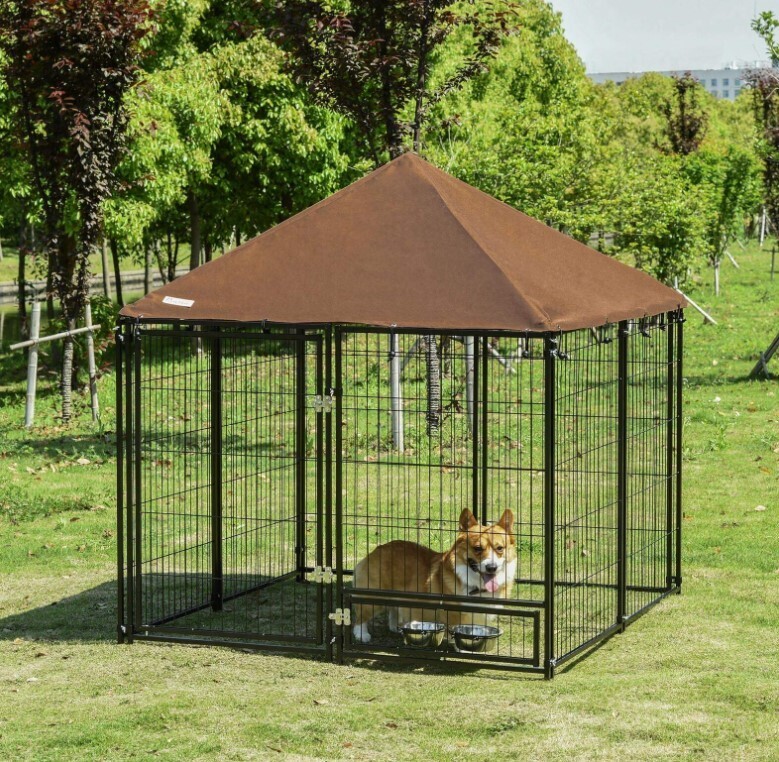 ​Outdoor Dog House Kennel with Canopy Top &amp; Secure Lock Rotating Bowl Holder