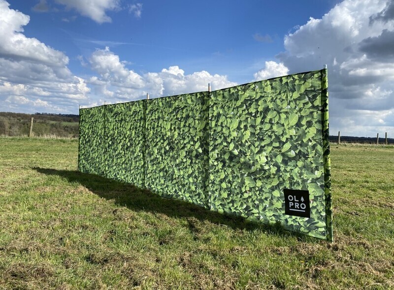 5 Pole Windbreak 480cm x 130cm ​Laurel Hedge &amp; Stone