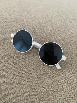 G&G White Sunglasses