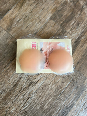 Silicone Reusable Breast Lift Pasties (One size)