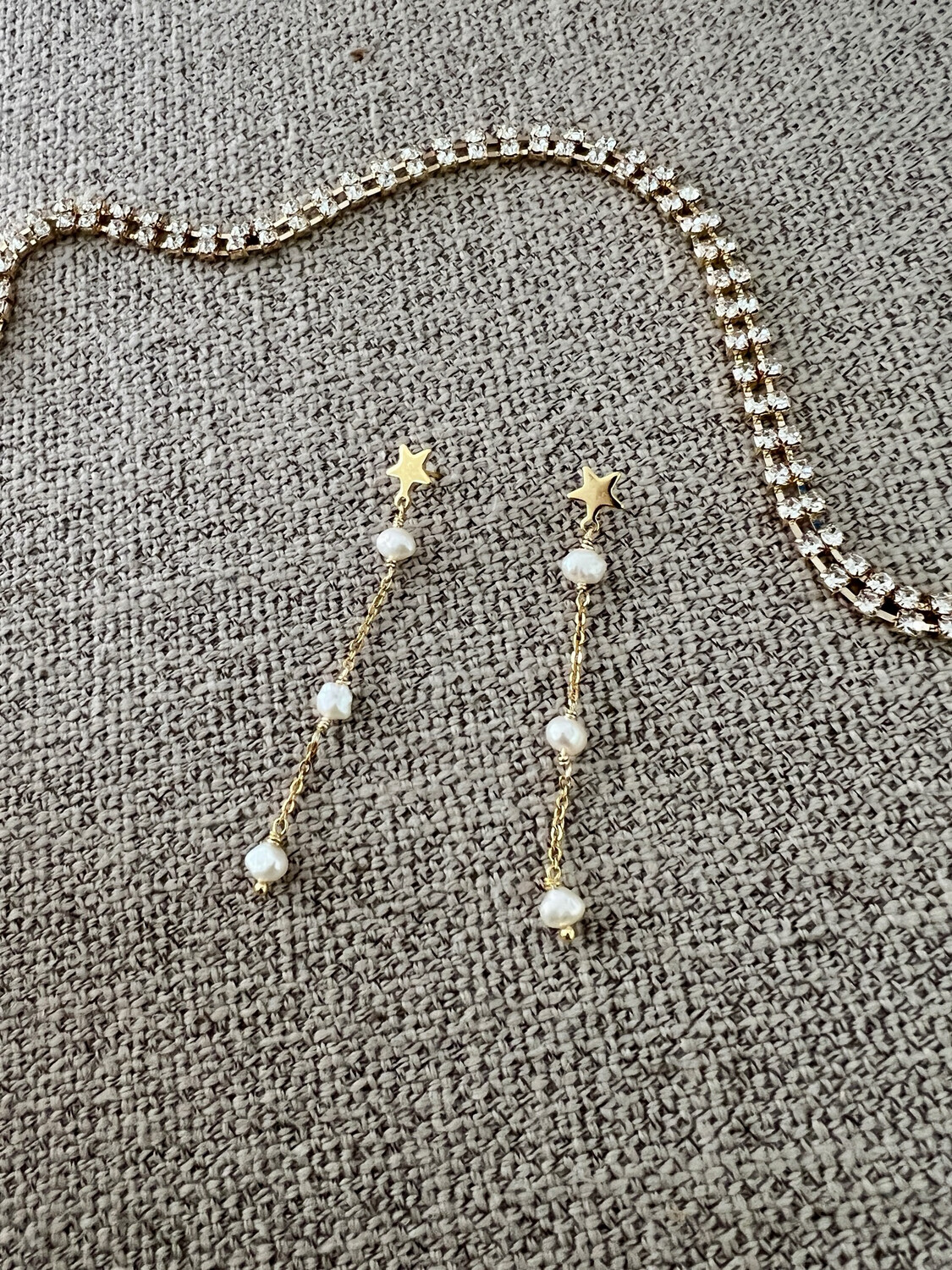 Delicate Pearls Earrings
