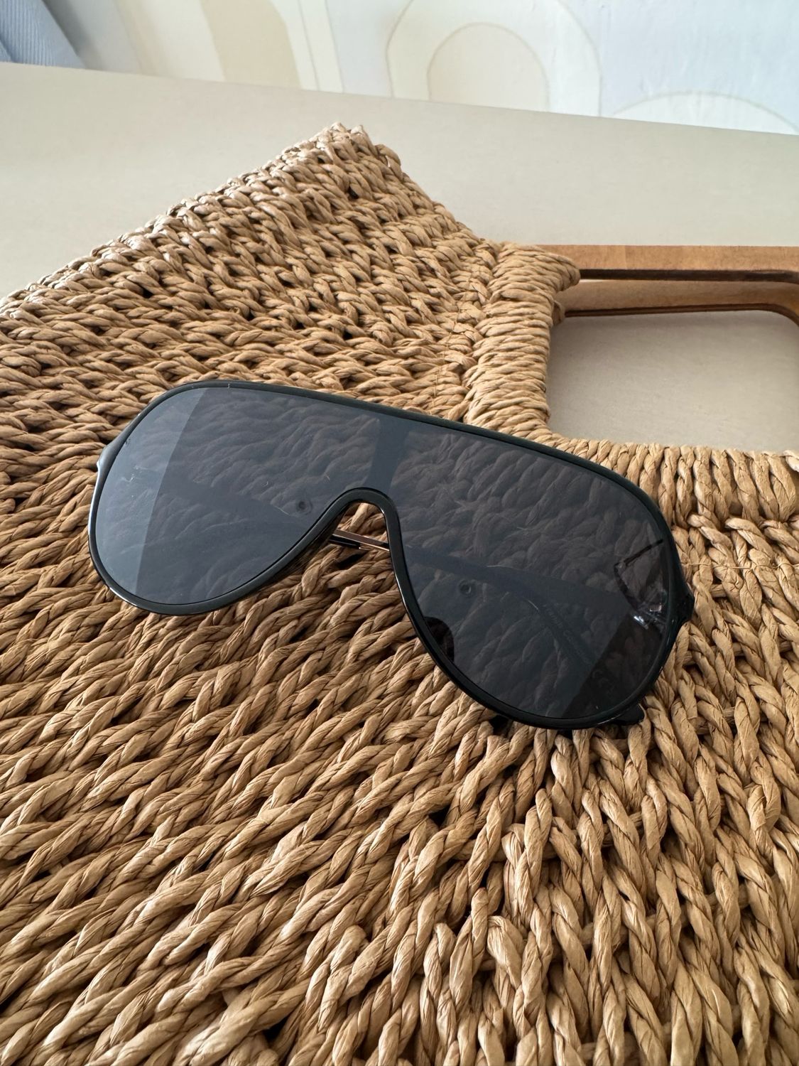 Mule Black Sunglasses