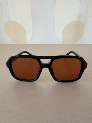 Annia Black Sunglasses