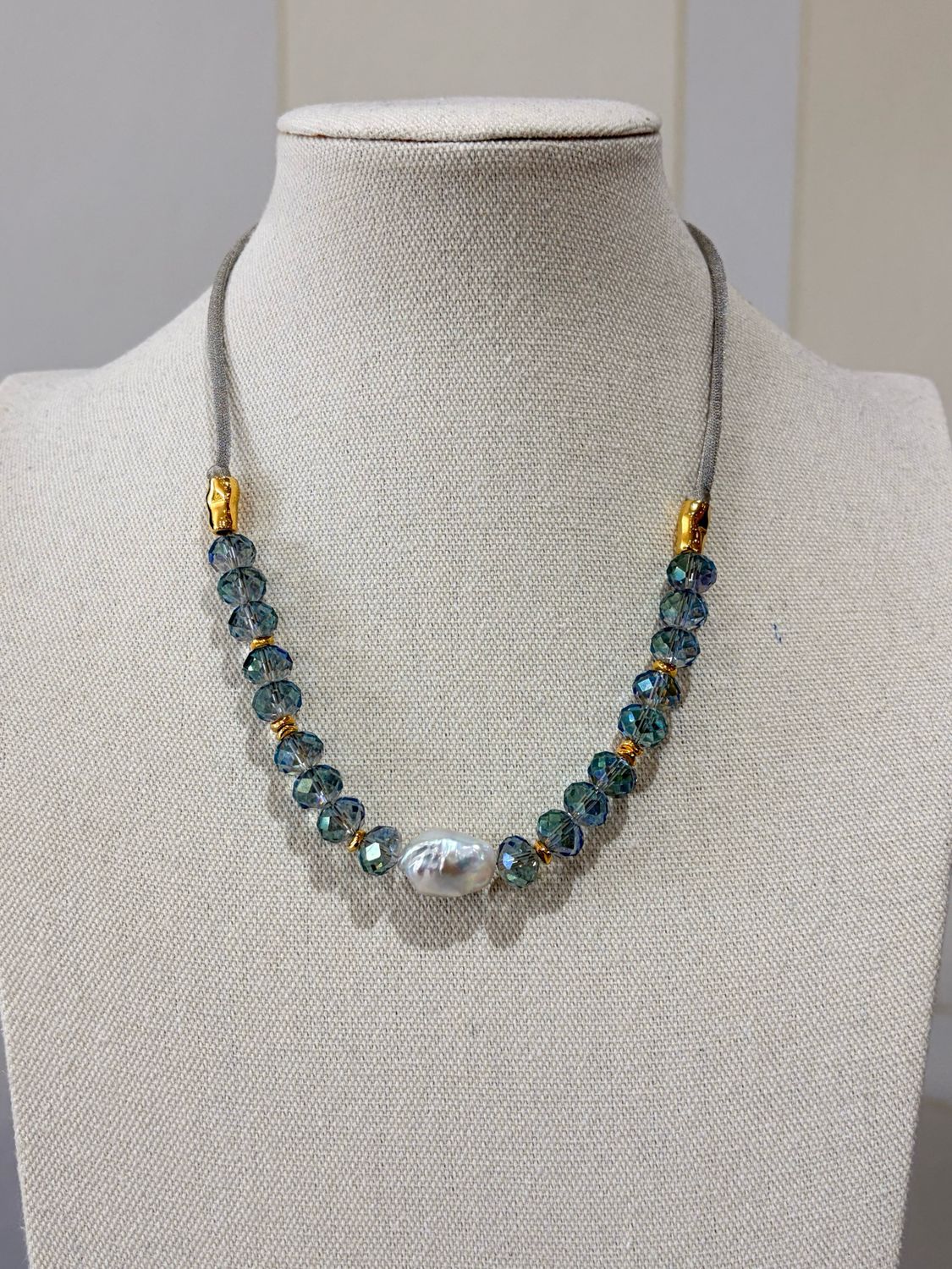 Ocean Pearl Glow Necklace