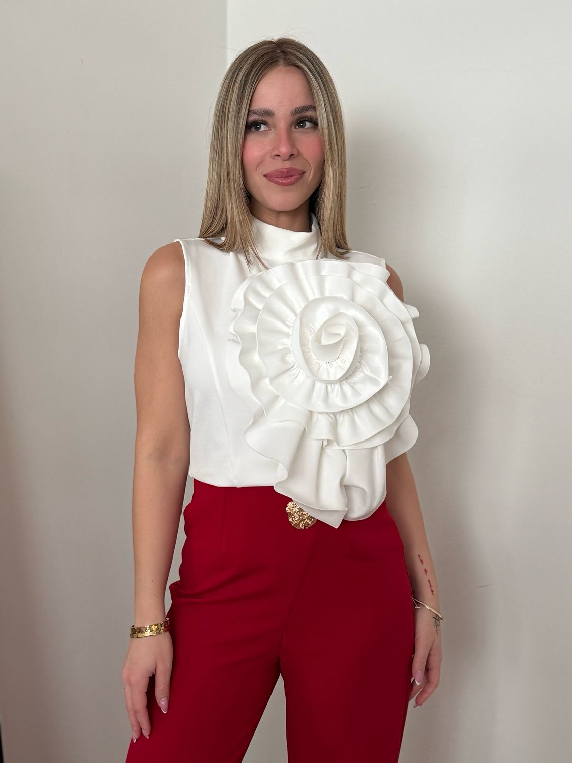 White Elegant Flower Blouse