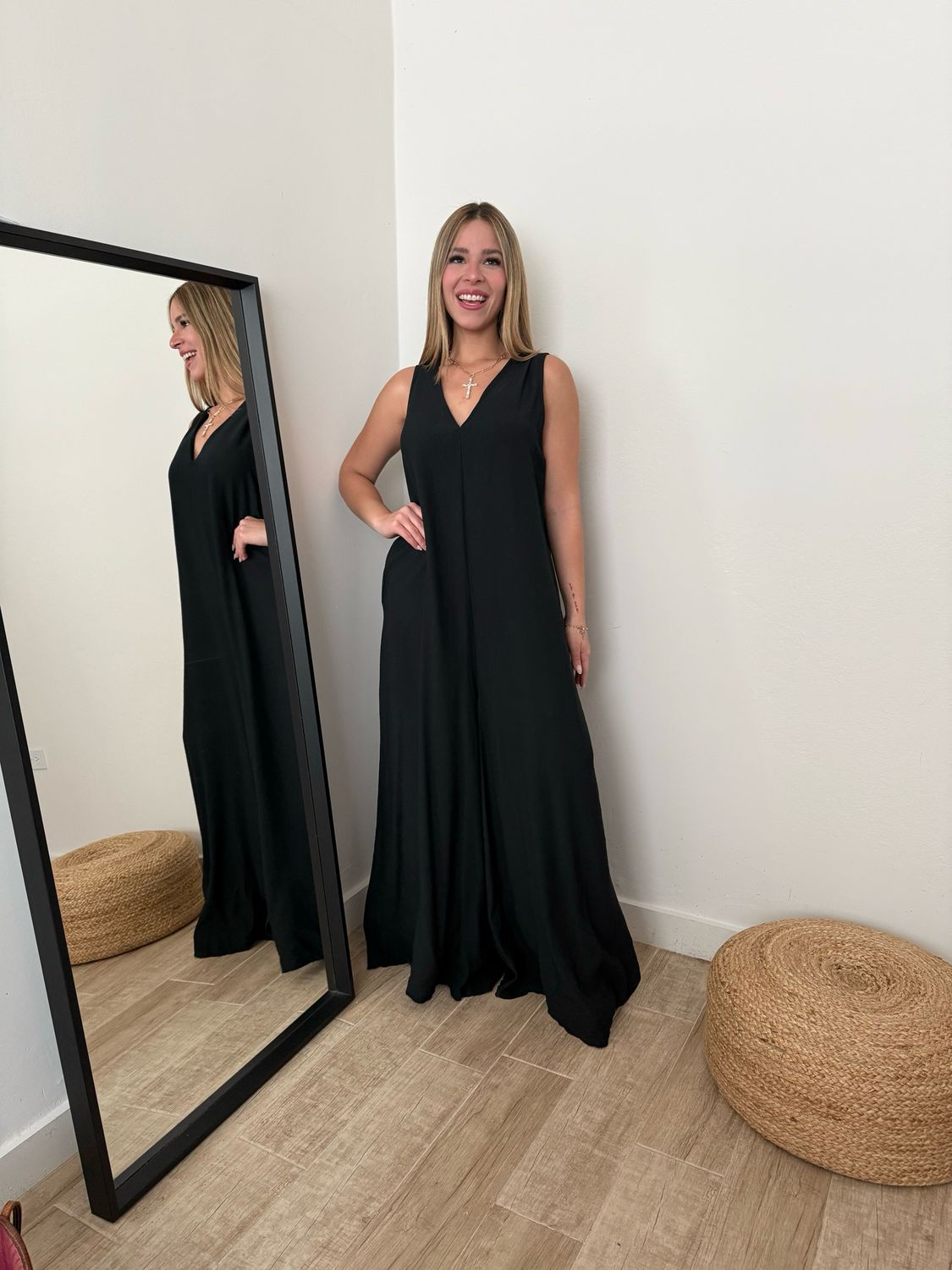 Black Linen V Style Jumpsuit (One Size) Black Linen V Style Jumpsuit (One Size)