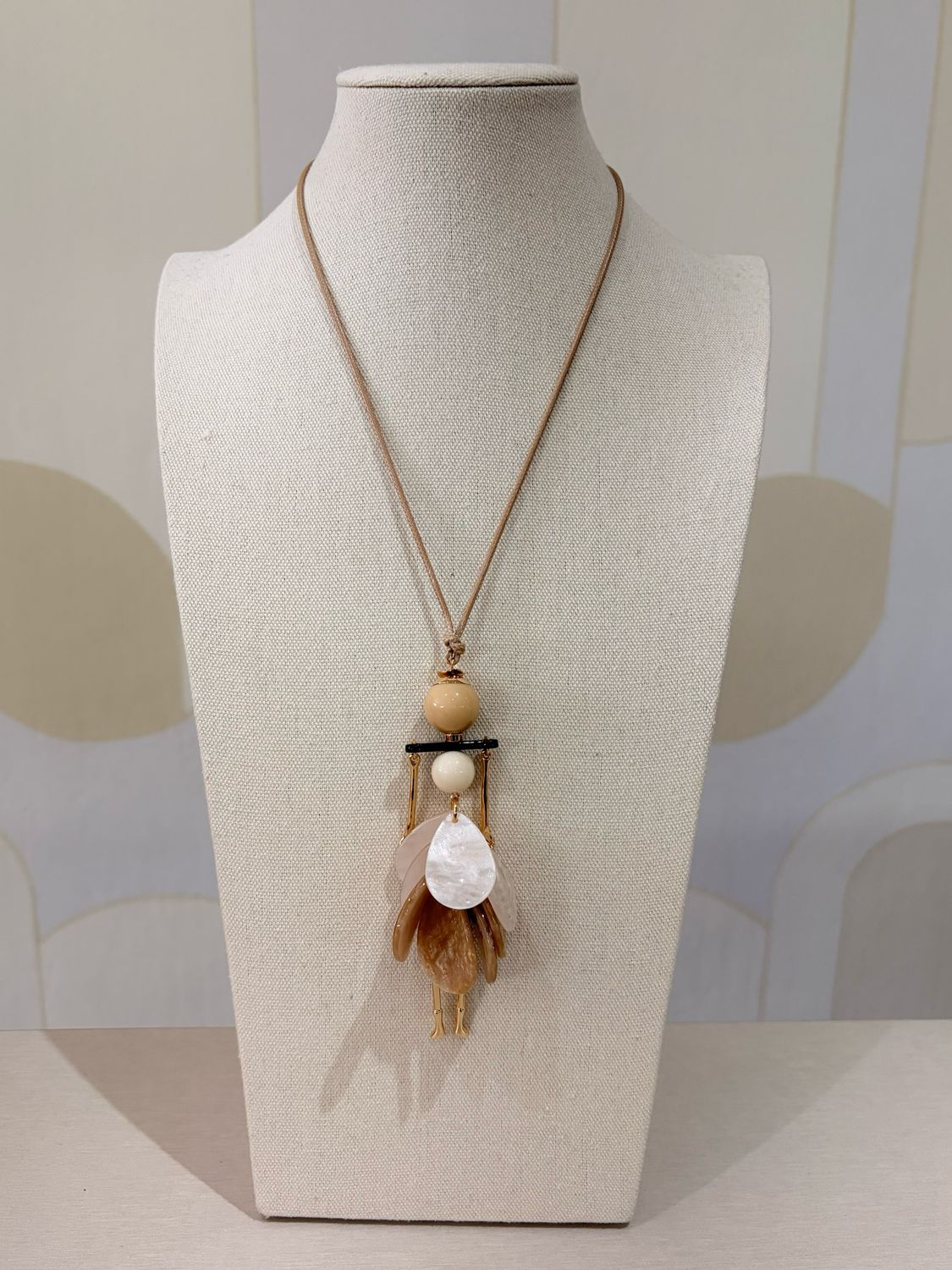 Fleur Beige Necklace