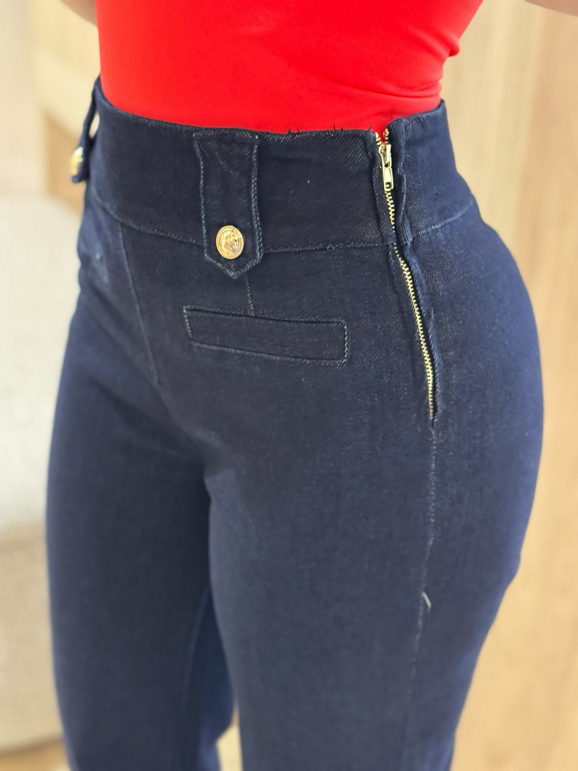 Dark Denim Highwaisted Jean